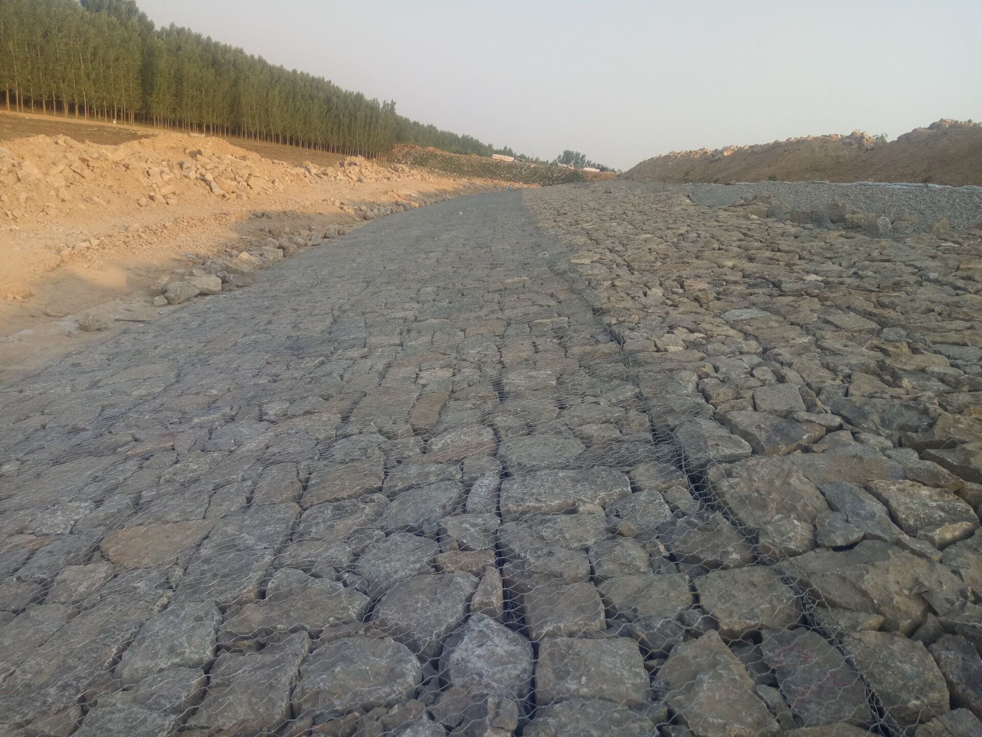 鉛絲石籠護坡 鉛絲石籠護坡