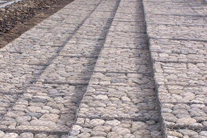 貼坡式格賓網(wǎng)箱擋墻 貼坡式格賓網(wǎng)箱擋墻