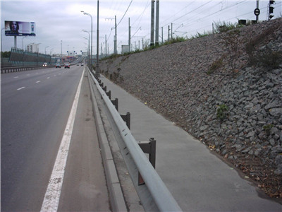 鍍鋅石籠網(wǎng)道路防護(hù) 鍍鋅石籠網(wǎng)道路防護(hù)