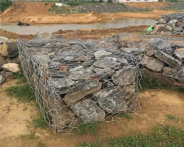 石籠網(wǎng)護堤 石籠網(wǎng)護堤