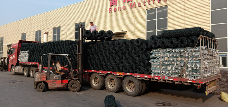 石籠網(wǎng)卷裝車 石籠網(wǎng)卷裝車