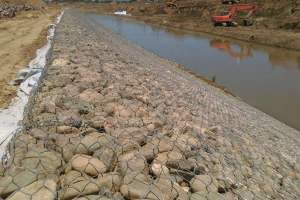 格賓石籠網(wǎng)護(hù)坡 格賓石籠網(wǎng)護(hù)坡