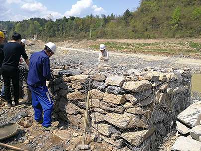 賓格石籠護(hù)腳施工 賓格石籠護(hù)腳施工