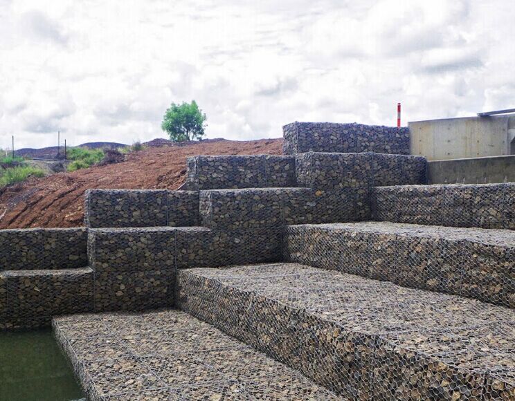 機(jī)編鍍鋅鐵絲網(wǎng)護(hù)坡 機(jī)編鍍鋅鐵絲網(wǎng)護(hù)坡