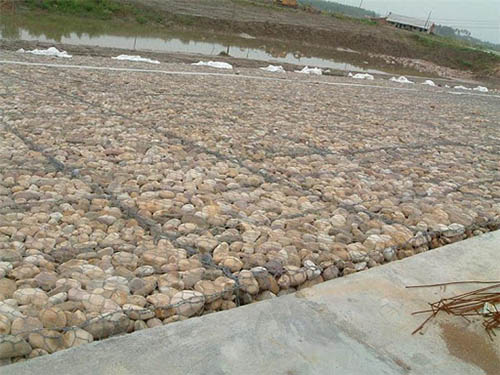 河道護(hù)岸格賓網(wǎng)護(hù)坡 河道護(hù)岸格賓網(wǎng)護(hù)坡