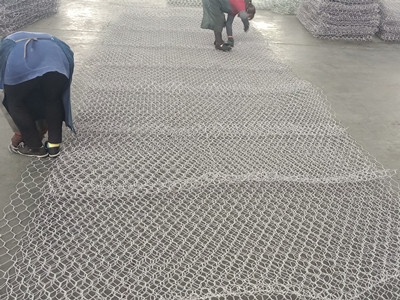 格賓石籠網(wǎng)墊生產(chǎn) 格賓石籠網(wǎng)墊生產(chǎn)