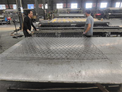 雙隔板格賓石籠制作過程 雙隔板格賓石籠制作過程