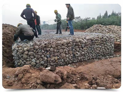 防護(hù)石籠網(wǎng)施工 防護(hù)石籠網(wǎng)施工