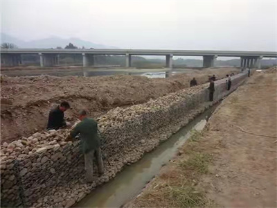 鉛絲石籠施工 鉛絲石籠施工