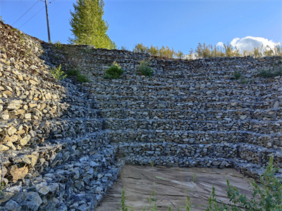 鍍高爾凡格賓擋墻圖片 鍍高爾凡格賓擋墻圖片